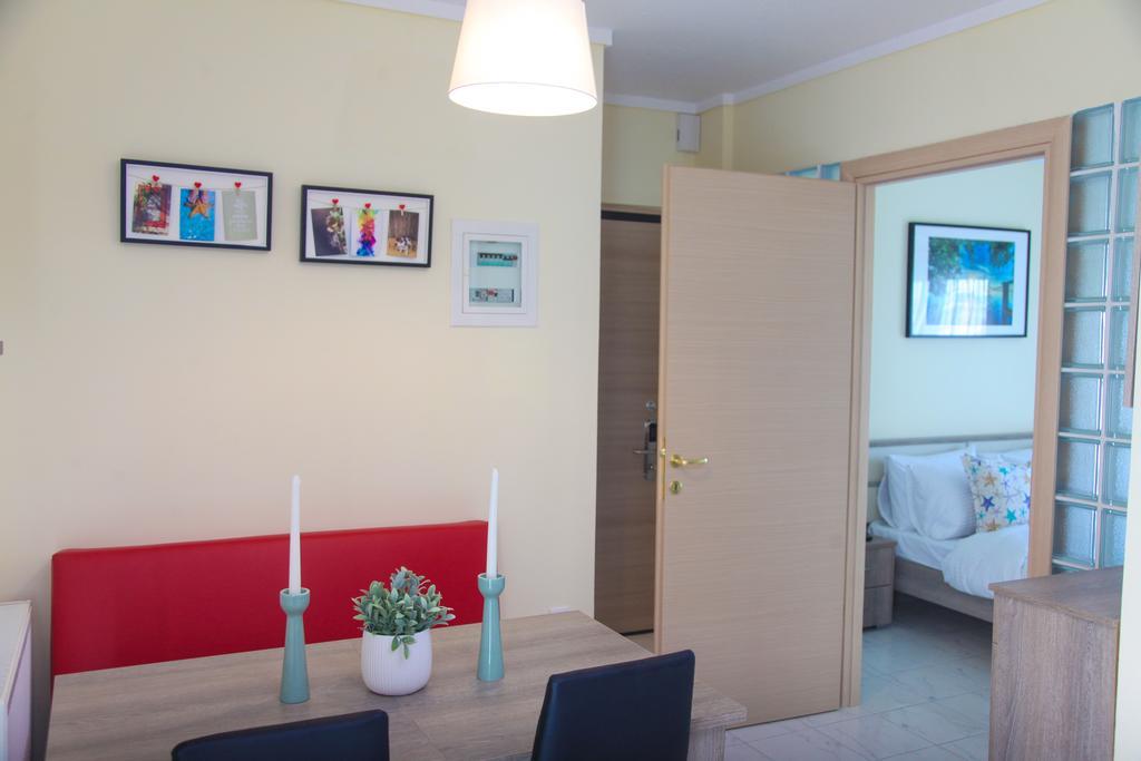 Apartments Holiday Peraía Екстериор снимка