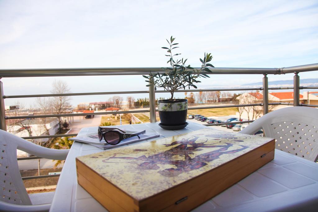 Apartments Holiday Peraía Екстериор снимка